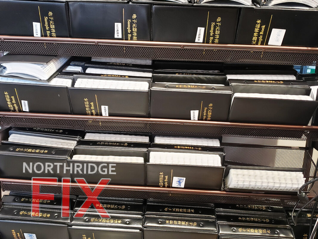 Capacitors and Resistors Component binders Up to 8500pcs per book. 1206